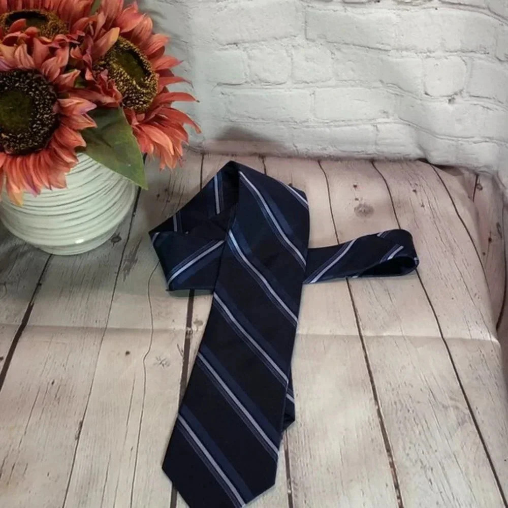 Calvin Klein premium diagonal stripe blue navy neck tie